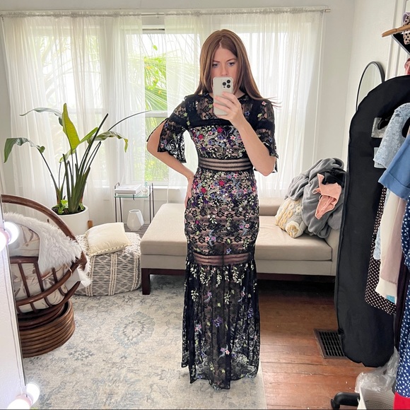 Nicole Miller Dresses & Skirts - Nicole Miller floral lace maxi dress